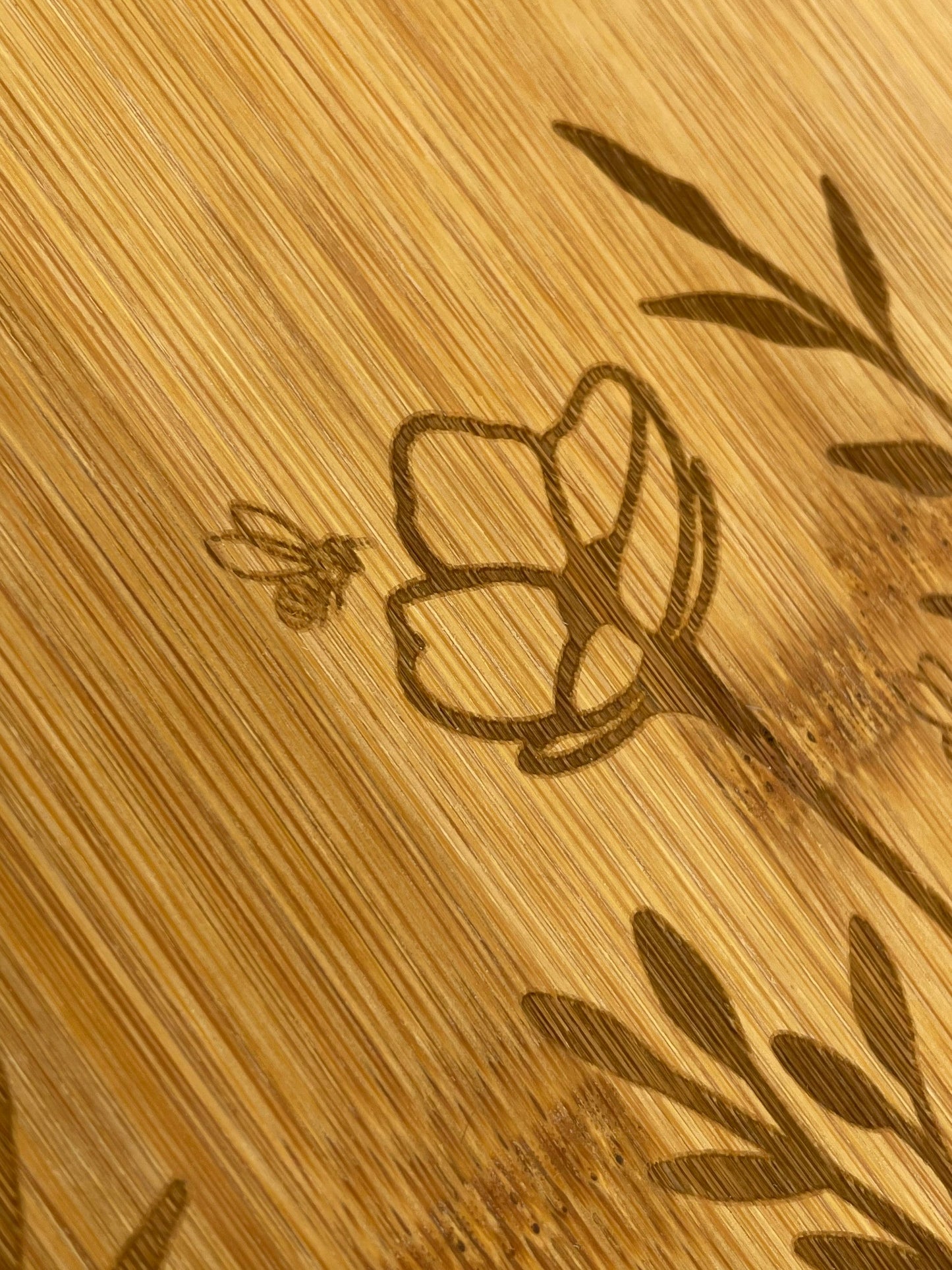 Engraved Wildflower and Bee Bamboo Cutting Board, Home Decor