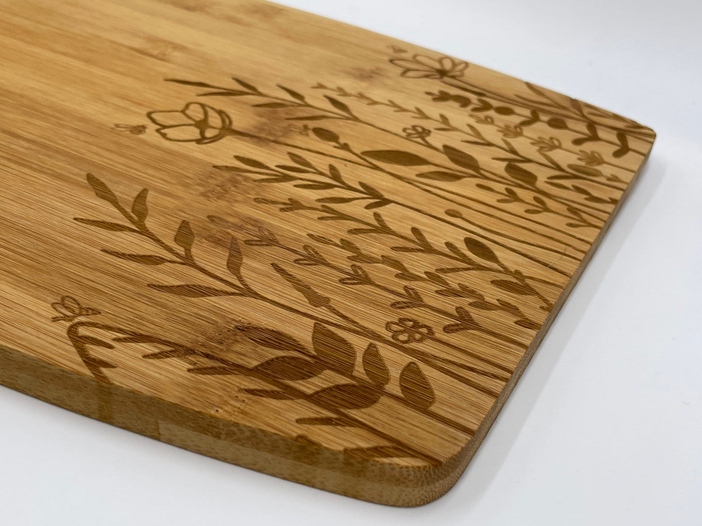 Engraved Wildflower and Bee Bamboo Cutting Board, Home Decor